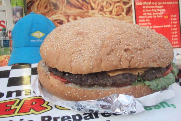 <img src=”Big burger.jpg” alt=”ビッグバーガー”/>